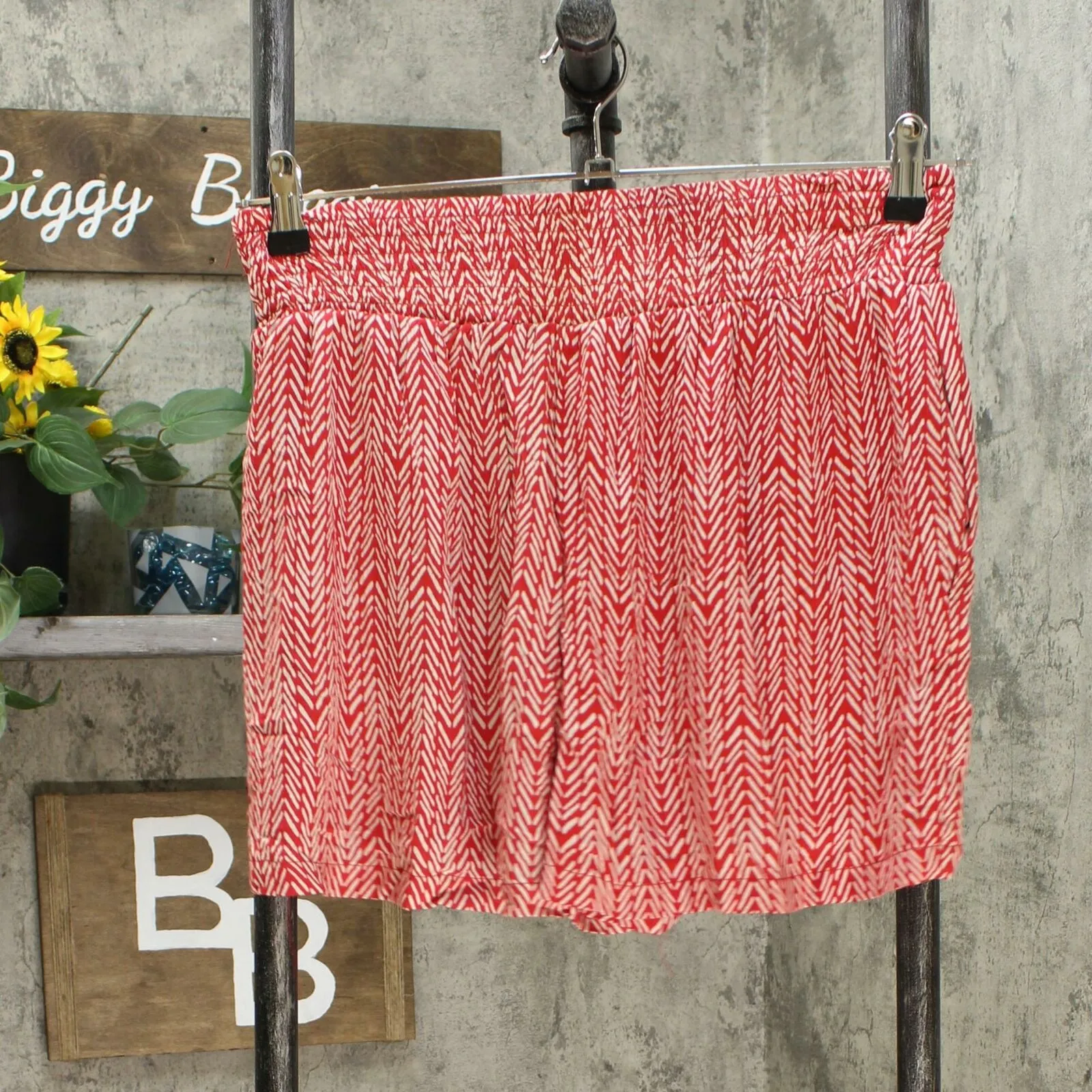 Knox Rose Women's Mid Rise Smocked Waist Shorts