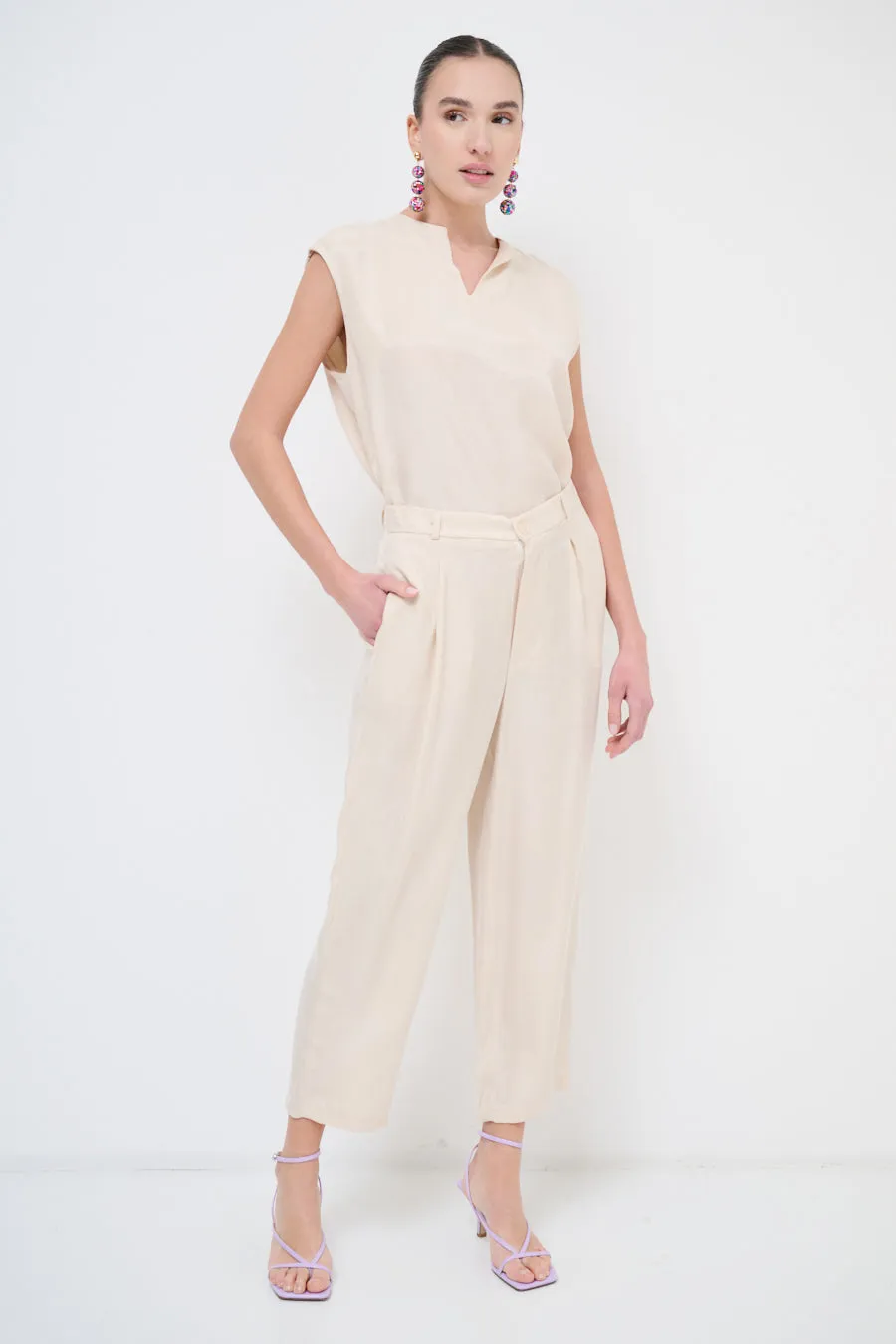 Relaxed cropped trousers with pleated detailing wholesale